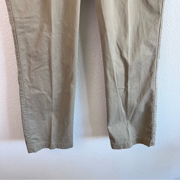 Dockers Premium Men’s Flat Front Straight Fit Khaki Pants - Picture 3 of 14
